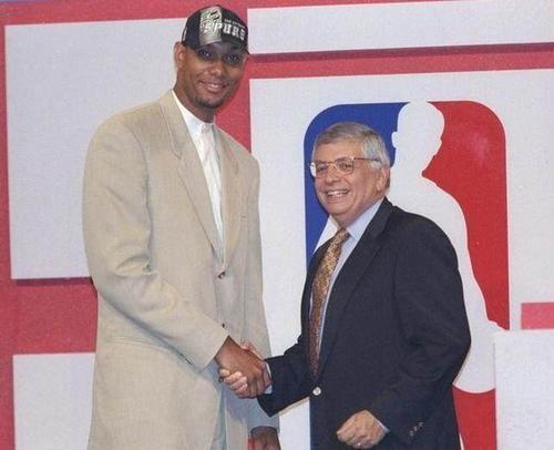 在球场上续 在球场上续