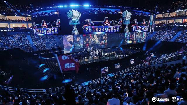 而在新媒体 而在新媒体