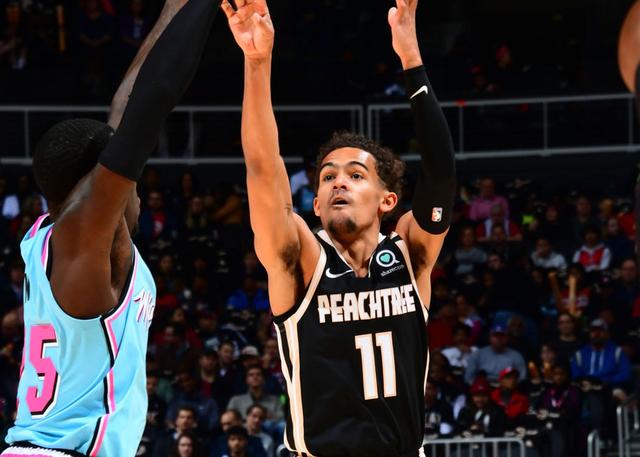 牌后经常被 牌后经常被